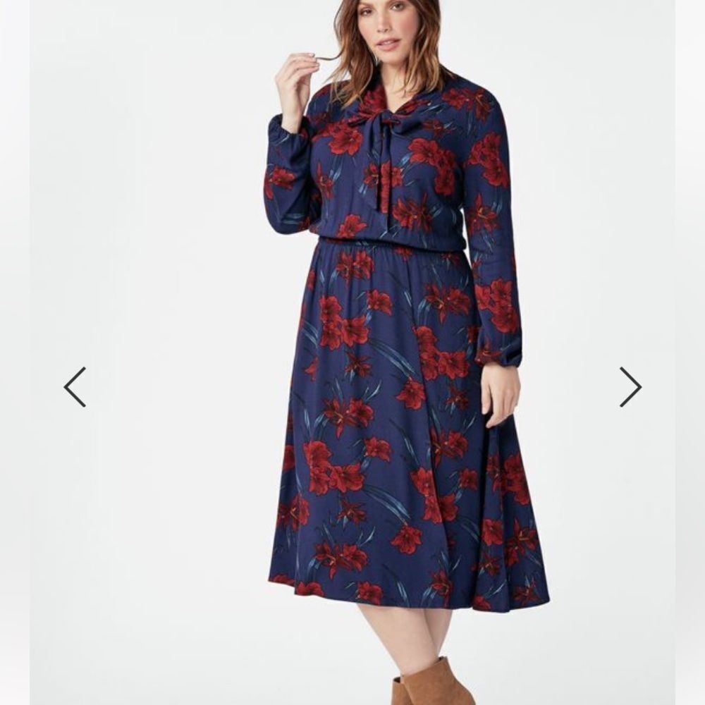 Brand new with Tags JustFab Navy Blue Floral Tie Neck Dress Size 1X